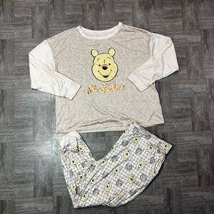 Women’s Winnie The Pooh 2 Piece Pajama Set Size 2X (18W-20W)